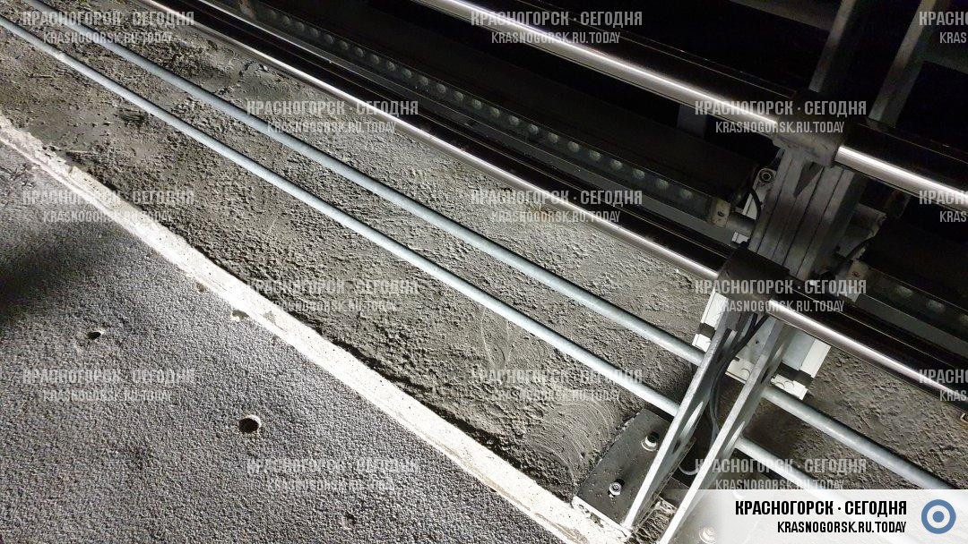 В Павшинском мосту просверлили дыры В Павшинском мосту просверлили дыры